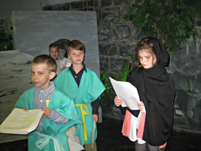 1st grade at the tomb